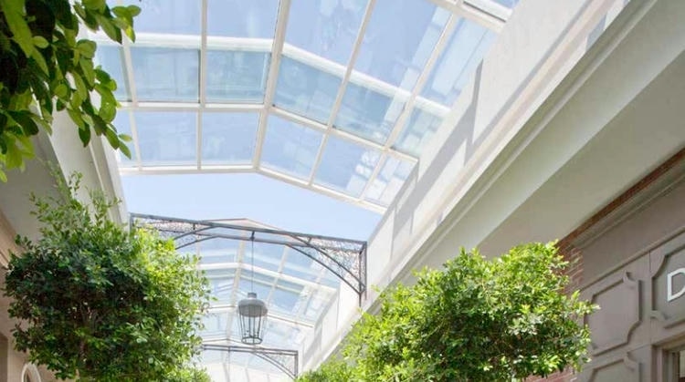 Автоматические раздвижные крыши создают ощущение легкости и простора