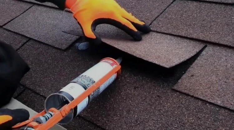 Герметизация стыков и швов кровли