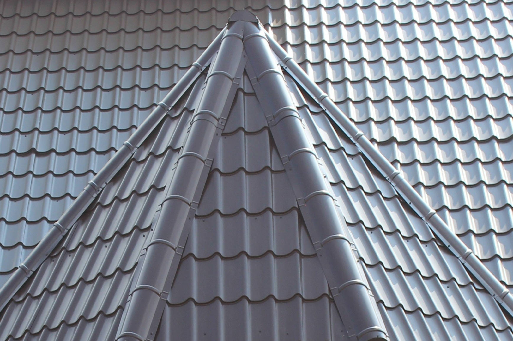 Крыши из металлочерепицы многогранник монтаж