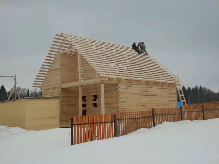 монтаж кровли зимой