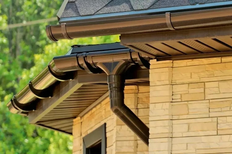 Почему отрывается водосточная система