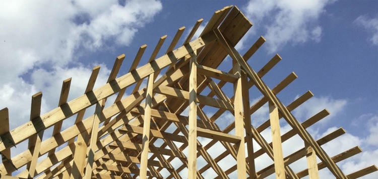 Постройка крыши дома