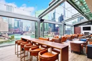 Практика использования раздвижных крыш в коммерческих зданиях