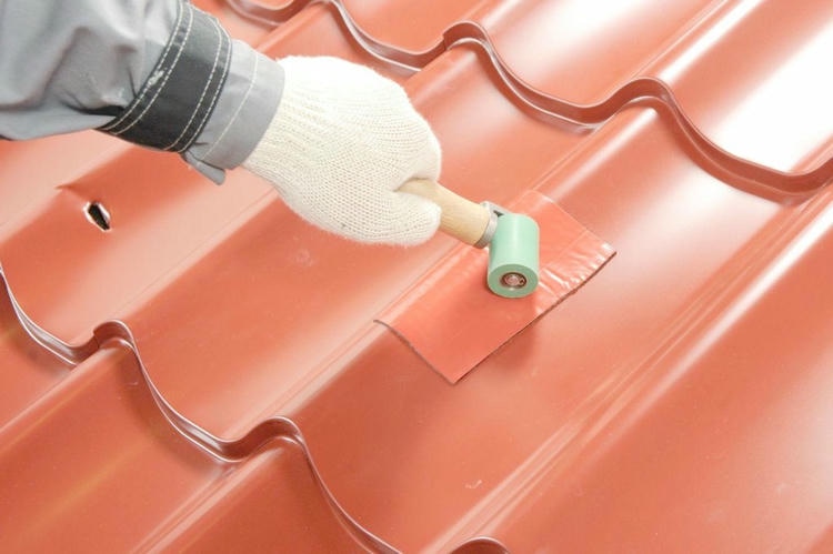 Ремонт кровли из металлочерепицы особенности, требования, этапы работ