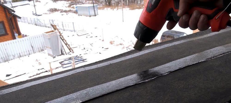 Ремонт мягкой кровли зимой