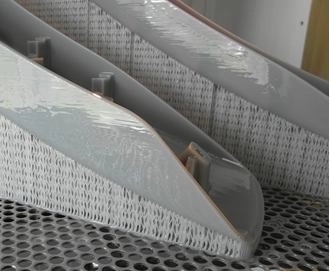 SLA-модель кровельного узла — снимок высокоточного элемента, созданного с помощью SLA)