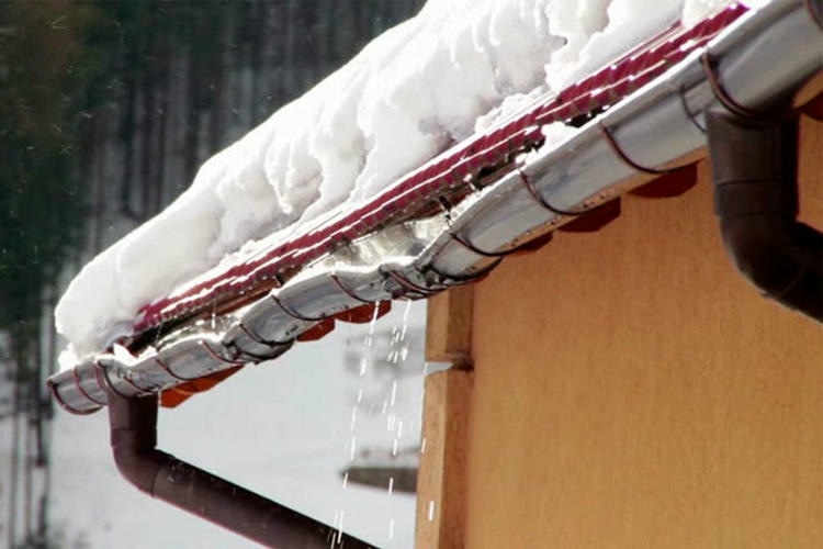 Виды повреждений водостоков и их причины