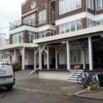 монтаж навеса над террасой завершён