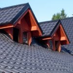 красивая крыша из металлочерепицы