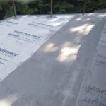 первый слой мастичной гидроизоляции с тканью