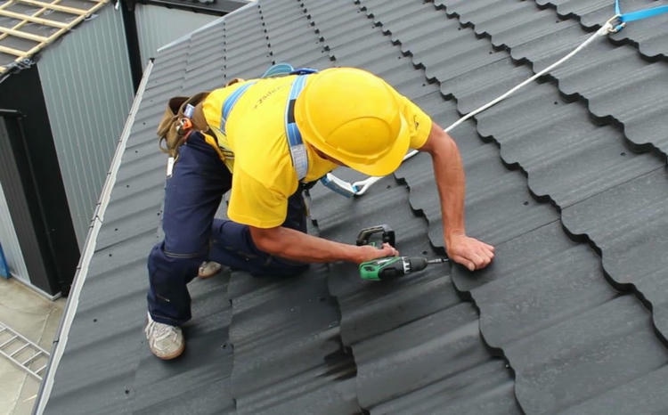 заказать ремонт скатной кровли